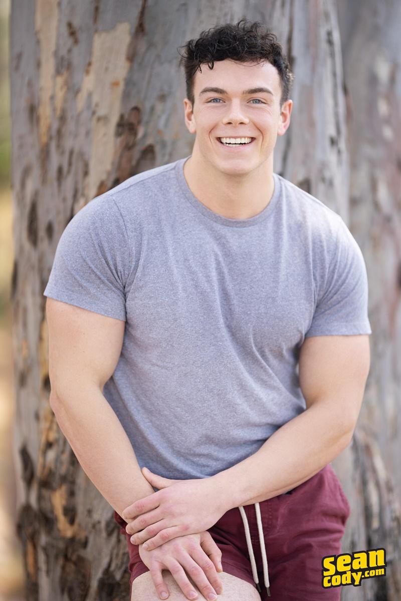 Hottie young big muscle dude Sean Cody Clark Reid drops shorts to ankles stroking huge 7 inch dick 4 gay porn pics - Hottie young big muscle dude Sean Cody Clark Reid drops his shorts to his ankles stroking his huge 7 inch dick