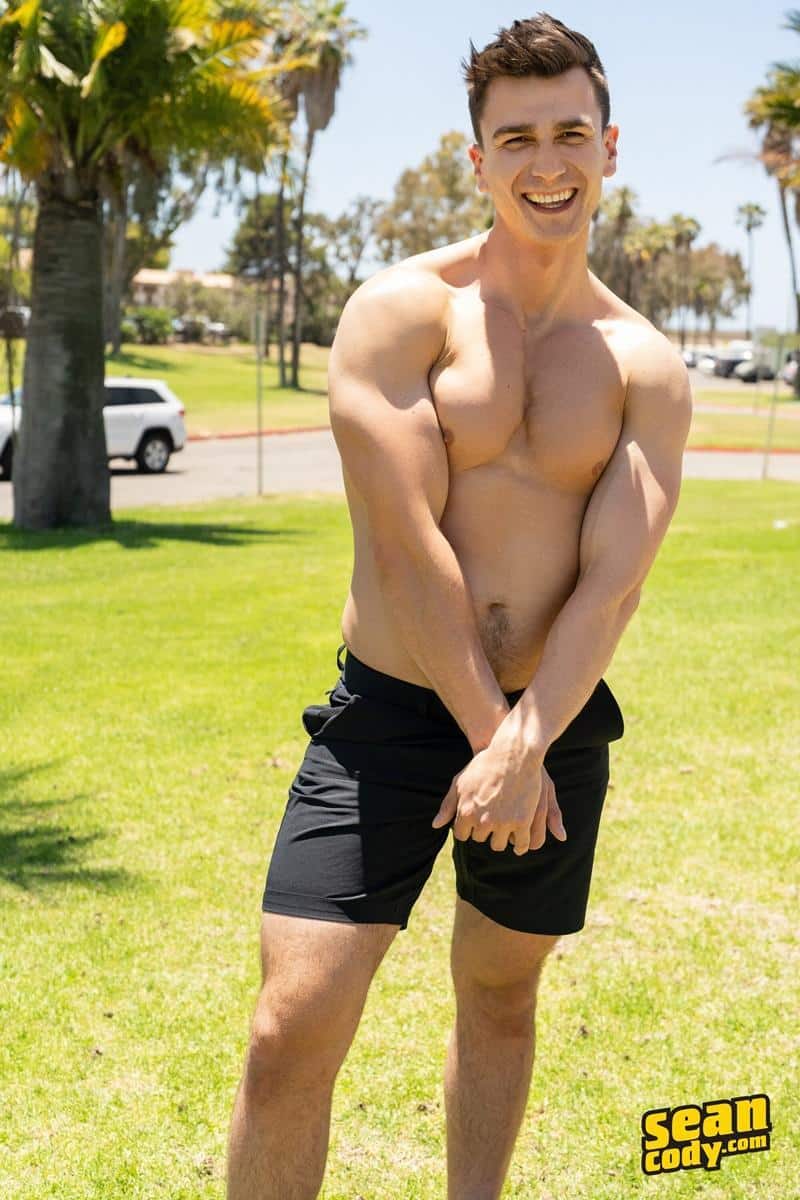 Horny muscle hunk Sean Cody Thomas Johnson strips out of his sexy shorts  wanking his big cock â€“ Free Naked Gay Men Big Dicks